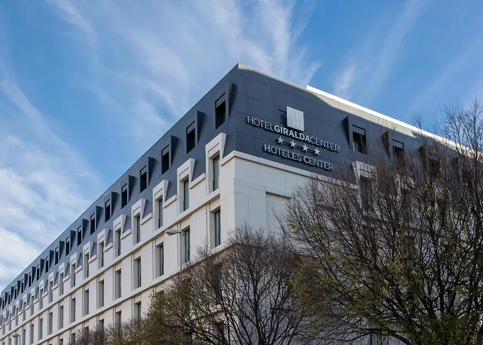 Hotel Giralda Center